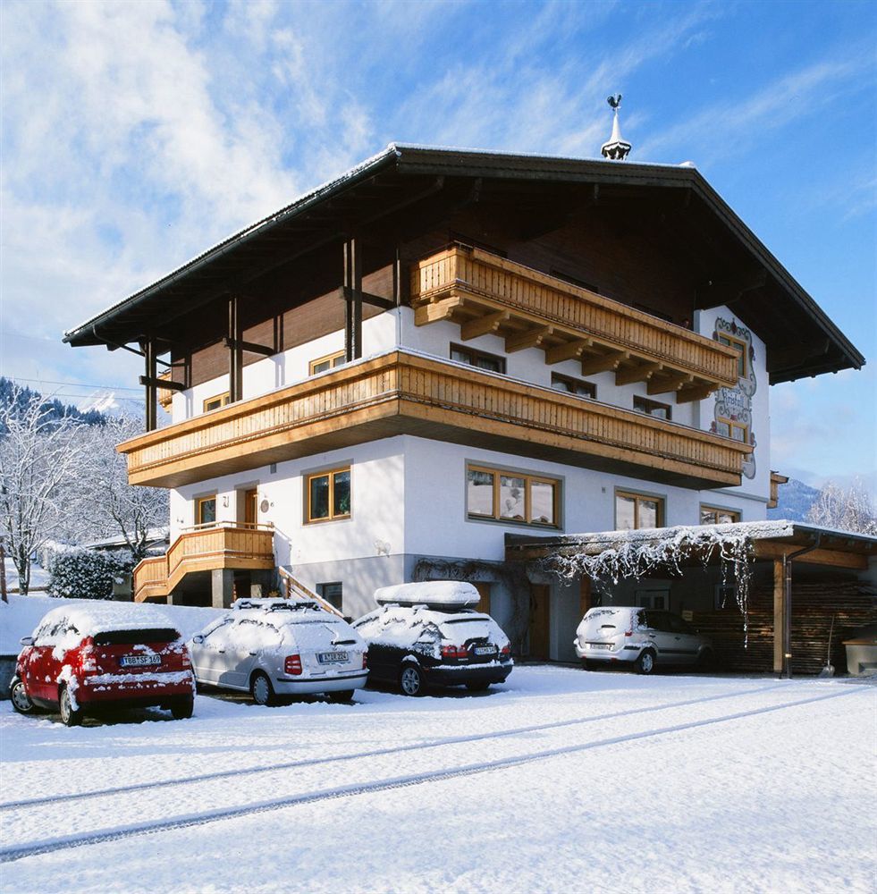 Pension Kristall ブラームベルク・アム・ヴィルトコーゲル エクステリア 写真